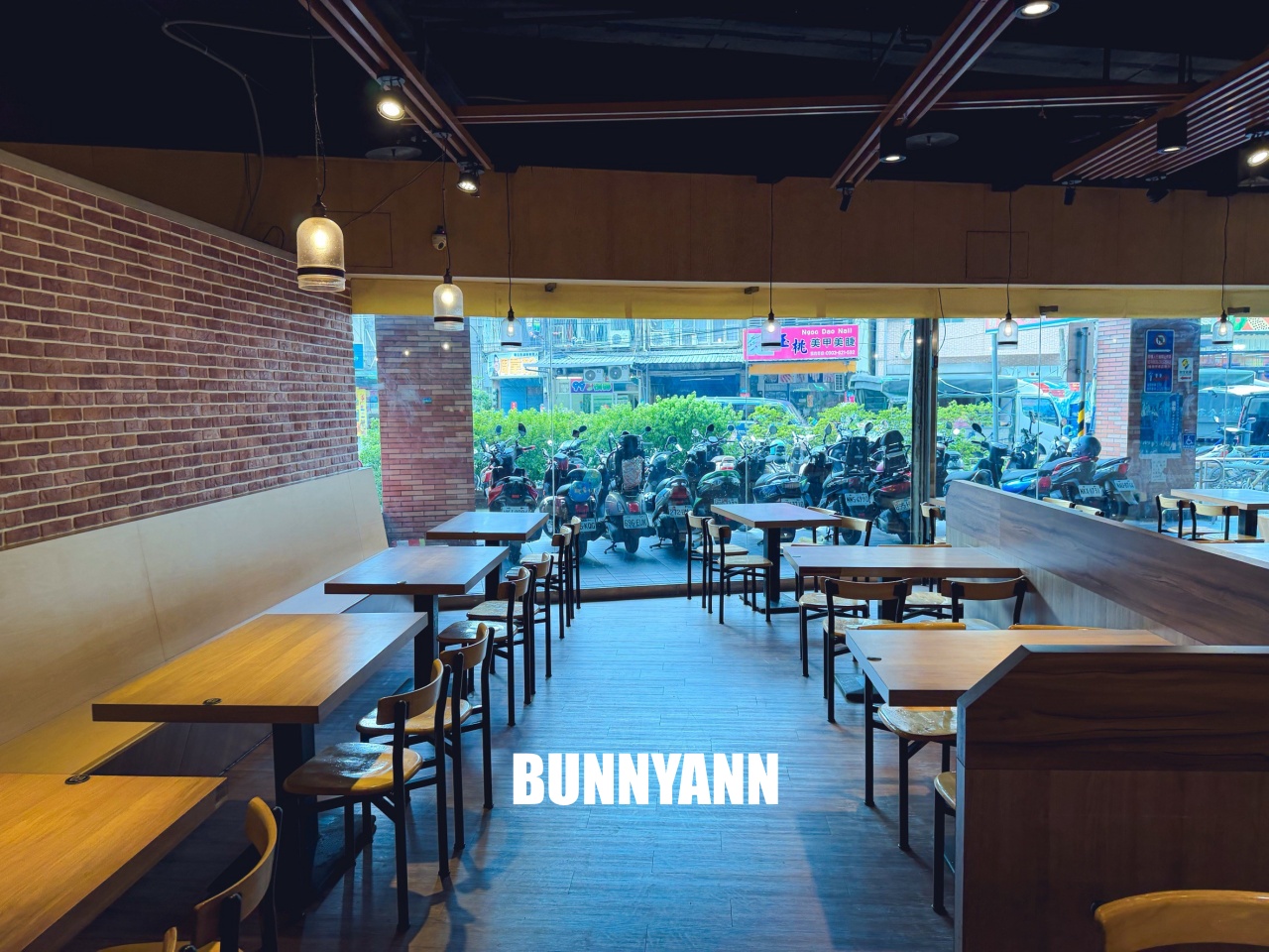 樹林美食推薦【安格士牛排館】400元就能夠使用自助吧無限吃。