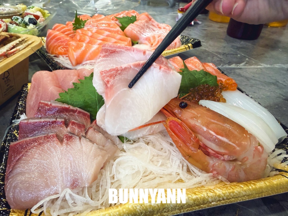 本來只想買點海鮮，結果像逛水產版好市多，連熟食壽司都忍不住帶走