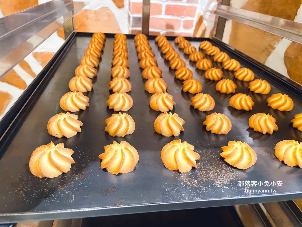 短腿阿鹿餅乾礁溪店，位在礁溪溫泉街上的超好吃起司風味曲奇餅乾