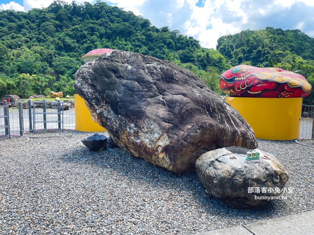 南投【元寶土地公廟】求財參拜必訪，土地公為你補財庫、發大財！