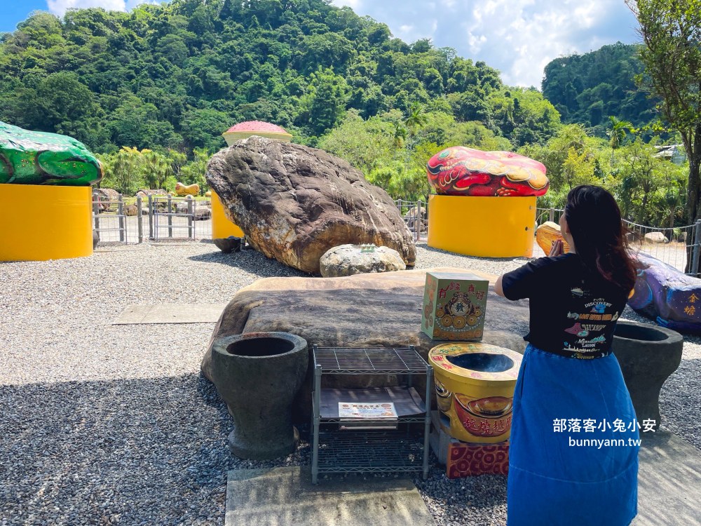 南投【元寶土地公廟】求財參拜必訪，土地公為你補財庫、發大財！