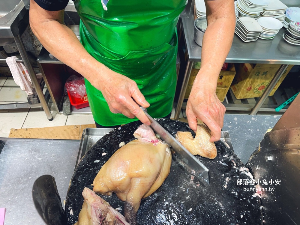 百福社區美食【封神白斬雞】開店半小時完售的油嫩白斬雞
