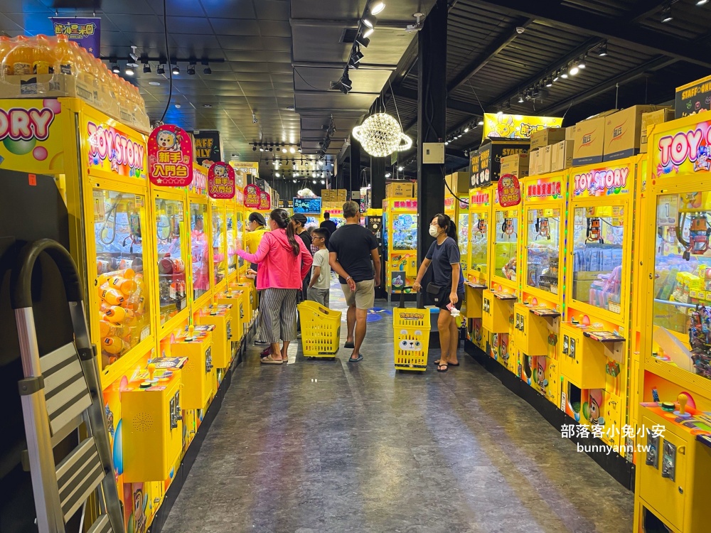 熊嗨星樂園蘆洲光華店，冷氣夠涼又好夾的零食娃娃機店