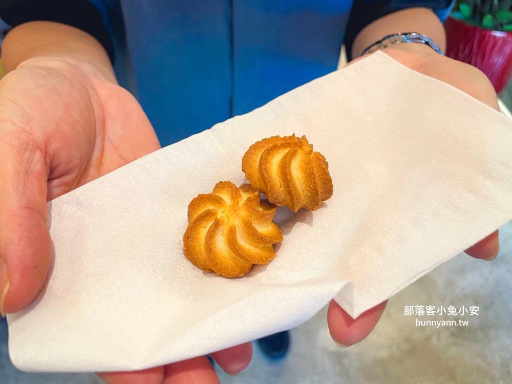 短腿阿鹿餅乾礁溪店，位在礁溪溫泉街上的超好吃起司風味曲奇餅乾