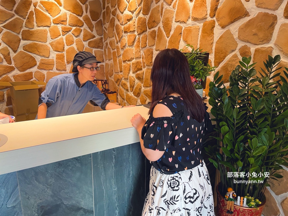 短腿阿鹿餅乾礁溪店，位在礁溪溫泉街上的超好吃起司風味曲奇餅乾