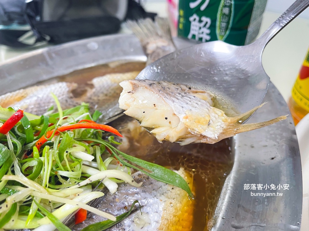 新北美食【老船長平價海鮮】必吃透抽米粉與清蒸黑喉，美味又鮮甜