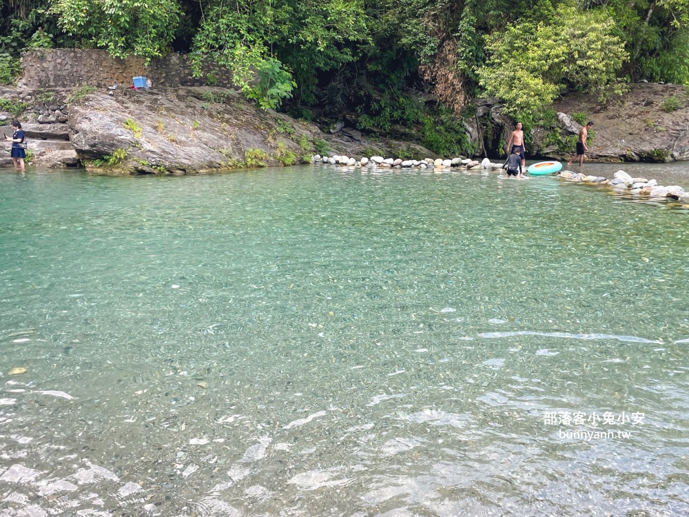 花蓮【白鮑溪親水園區】橋下走三分鐘就到的在地人玩水去處，地點公開!!