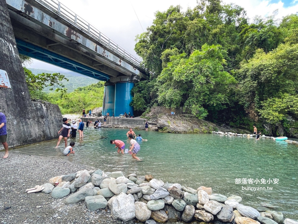 花蓮【白鮑溪親水園區】橋下走三分鐘就到的在地人玩水去處，地點公開!!