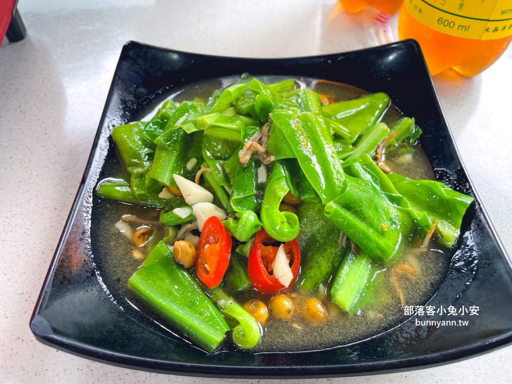 桃園【虎頭山土雞城】隱身深山裡好吃土雞城，小木屋包廂適合聚餐推薦