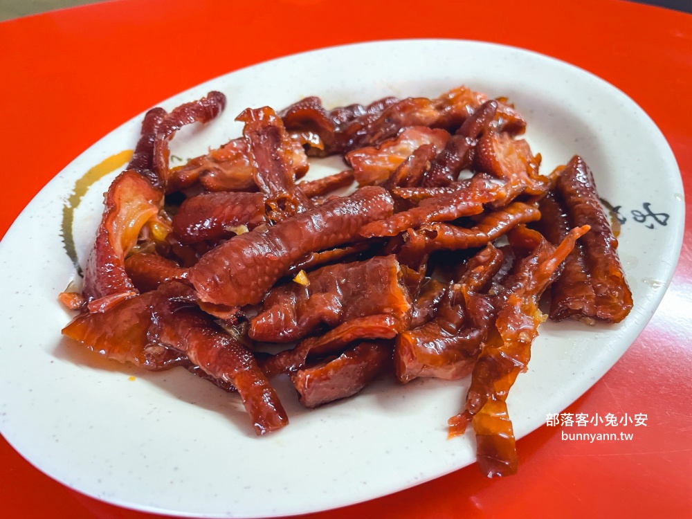 宜蘭三星【阿鳳牛肉麵】在地人支持的麵店，必吃絕對有牛肉麵跟鳳爪了