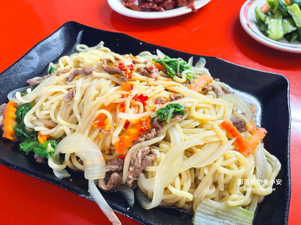 宜蘭三星【阿鳳牛肉麵】在地人支持的麵店，必吃絕對有牛肉麵跟鳳爪了