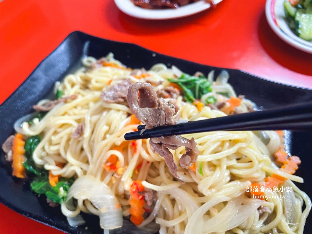宜蘭三星【阿鳳牛肉麵】在地人支持的麵店，必吃絕對有牛肉麵跟鳳爪了