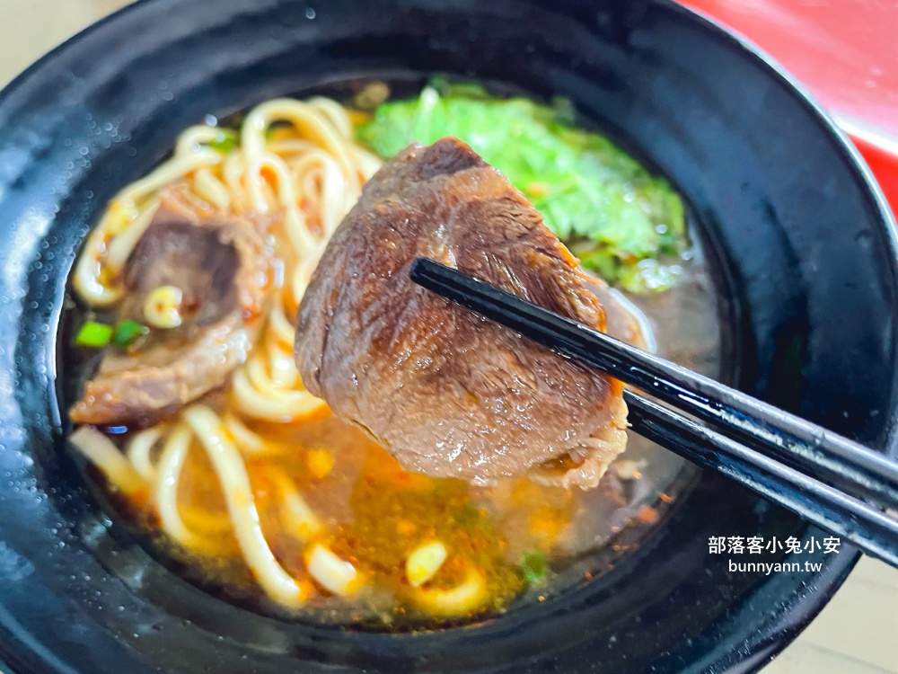 宜蘭三星【阿鳳牛肉麵】在地人支持的麵店，必吃絕對有牛肉麵跟鳳爪了