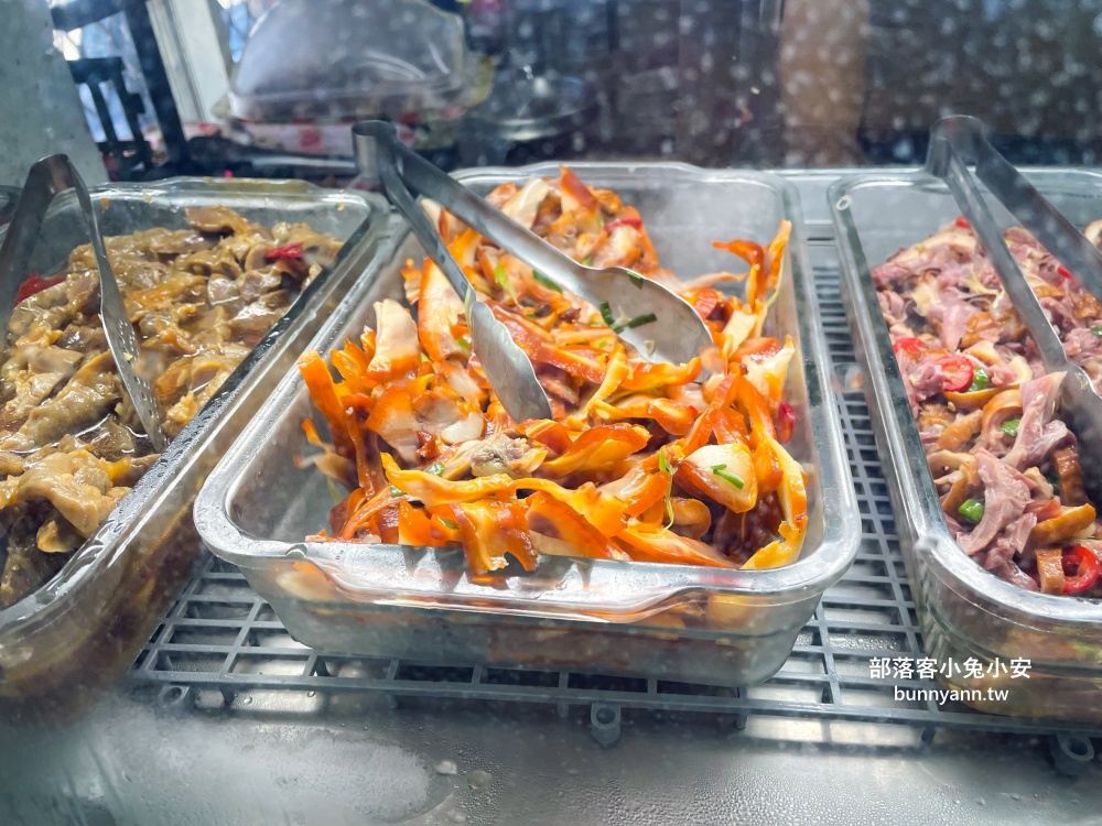 宜蘭三星【阿鳳牛肉麵】在地人支持的麵店，必吃絕對有牛肉麵跟鳳爪了