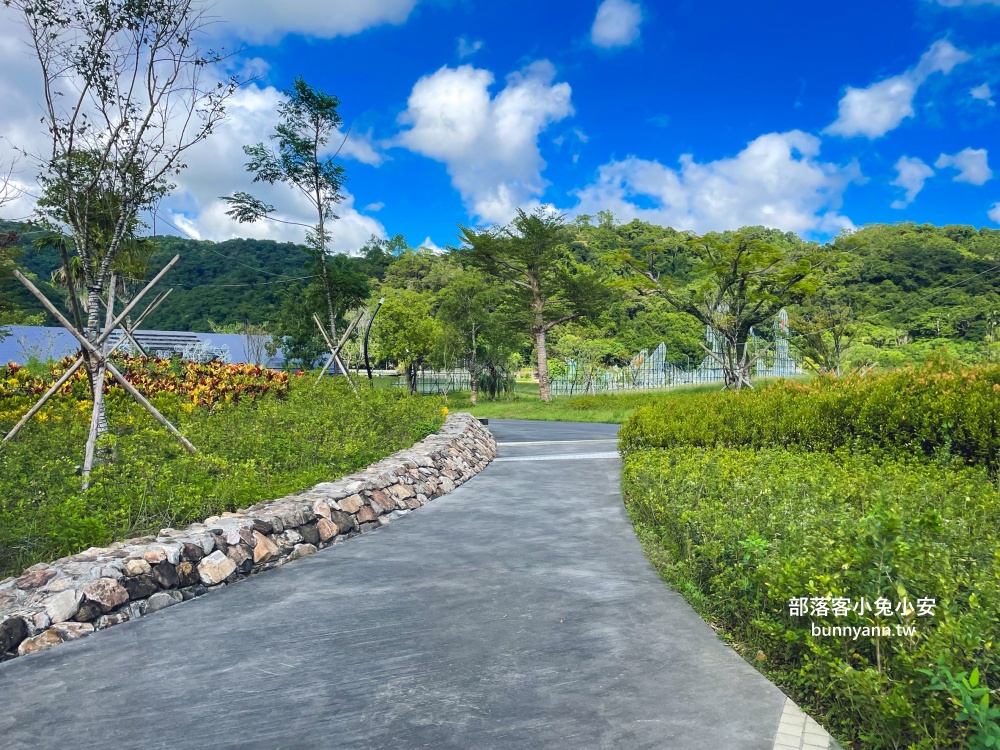 宜蘭龍潭湖公園半日遊，單程繞一圈不用一小時，沿途湖光山色真美