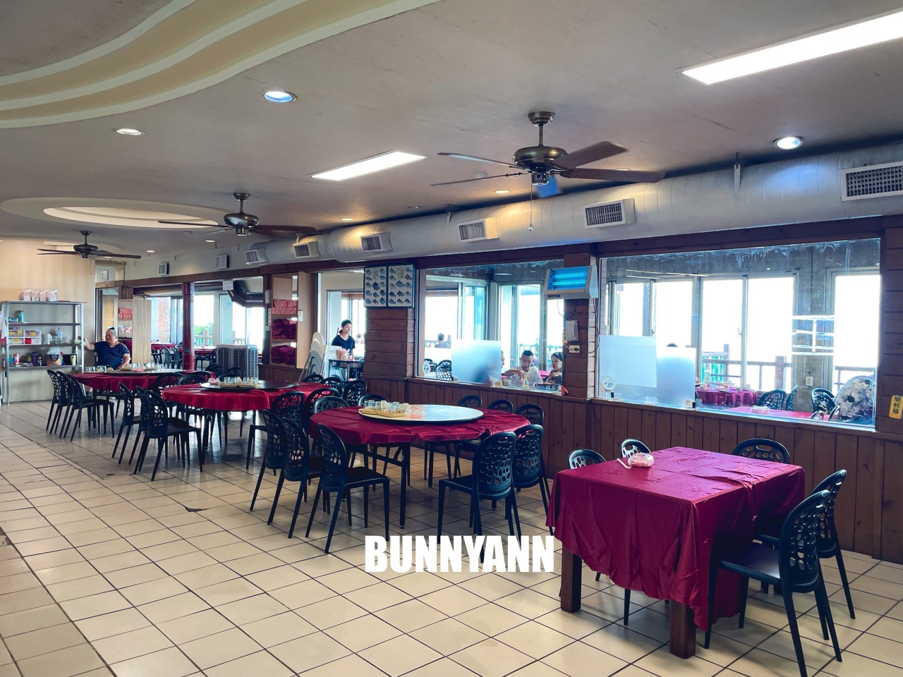 花蓮海產店【055龍蝦海鮮餐廳】超熱門海鮮餐廳！龍蝦與鮑魚便宜賣真強大