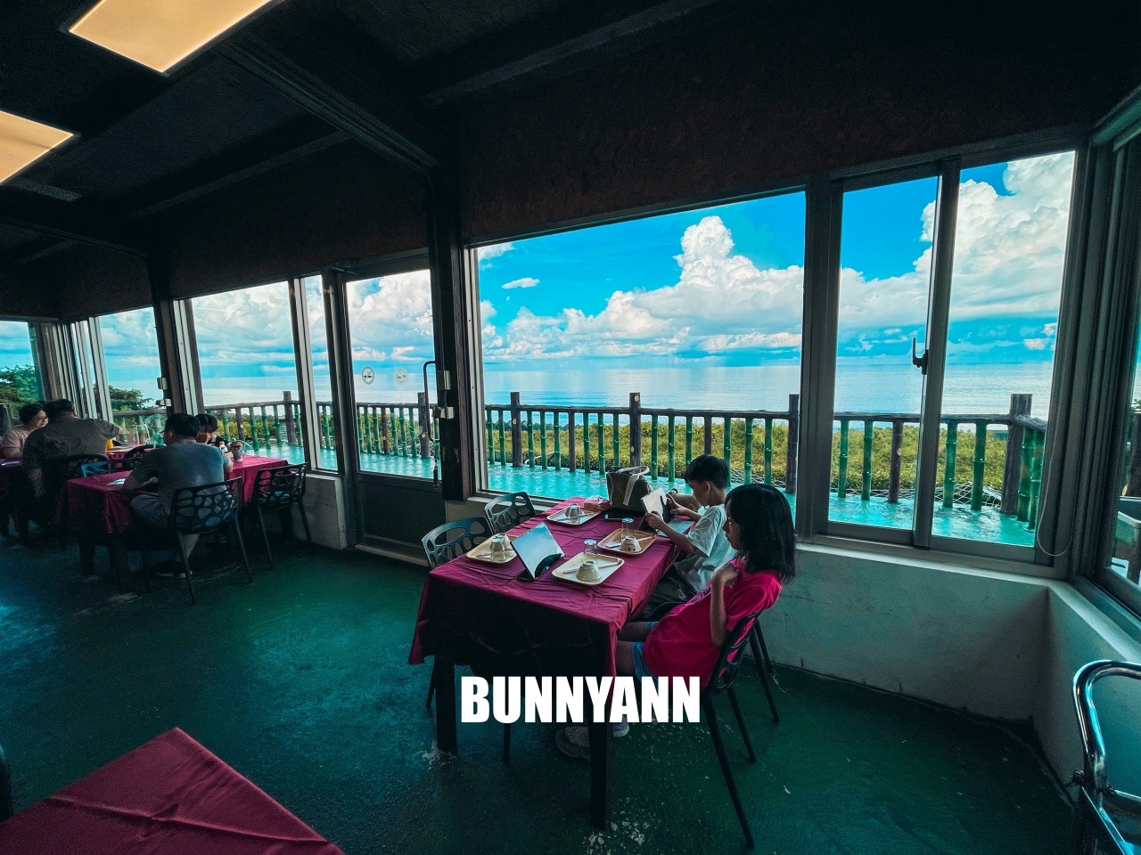 花蓮海產店【055龍蝦海鮮餐廳】超熱門海鮮餐廳！龍蝦與鮑魚便宜賣真強大