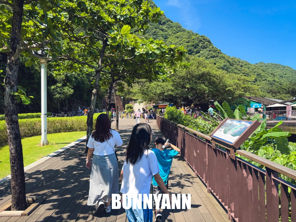 很多人不知道，是舊鐵路單車道，來回一小時不會累，海景有夠美麗