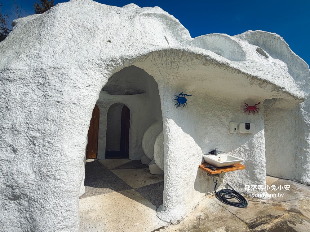 新北【亮山川休閒農場】最大特色就是園區內那條繽紛吸睛的彩色鋼構步道！