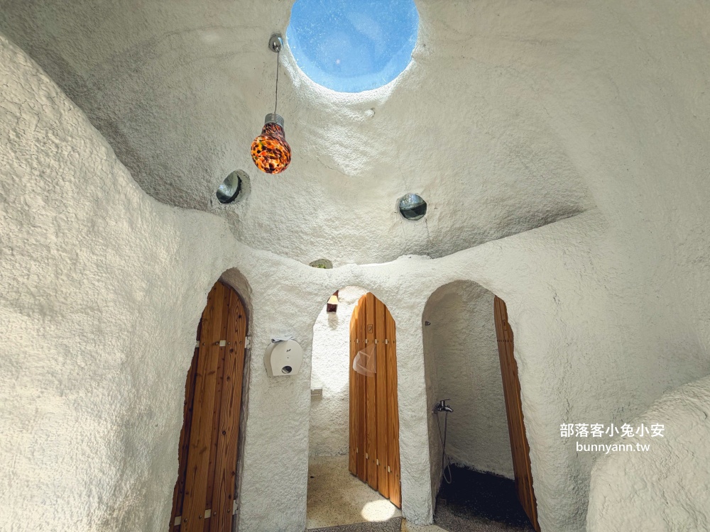 新北【亮山川休閒農場】最大特色就是園區內那條繽紛吸睛的彩色鋼構步道！