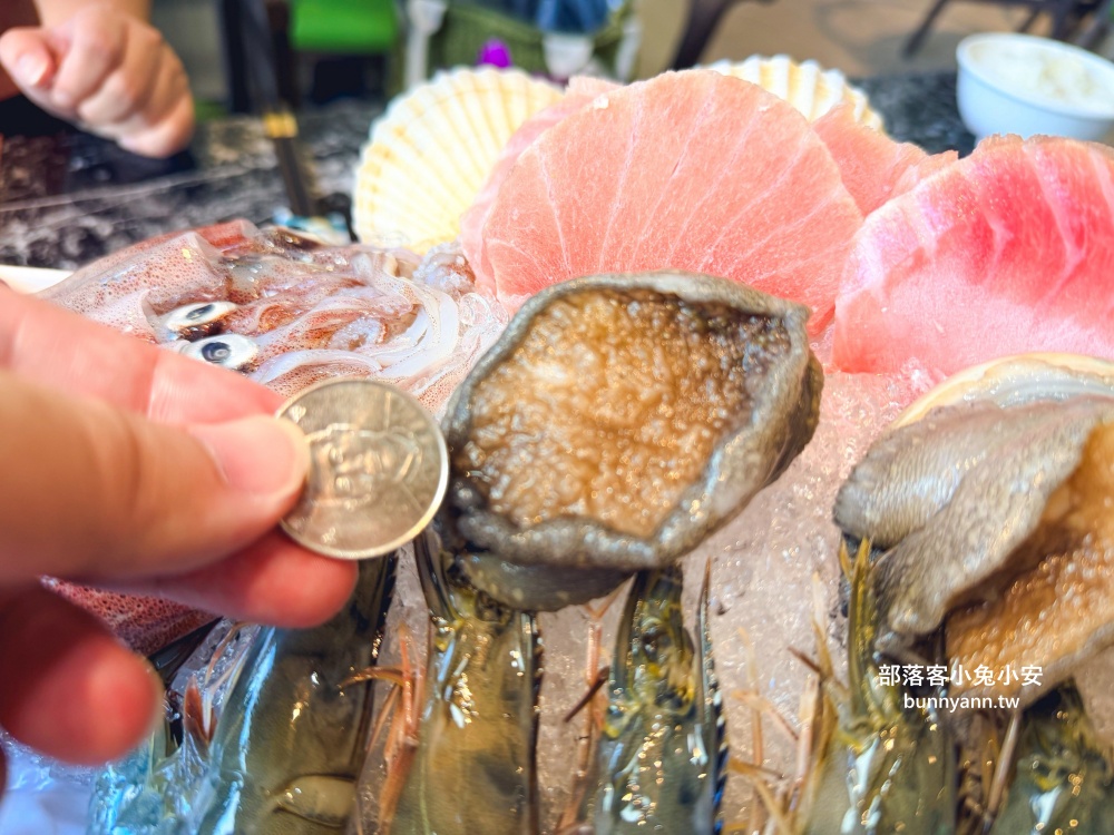 新北【亮山川休閒農場】最大特色就是園區內那條繽紛吸睛的彩色鋼構步道！