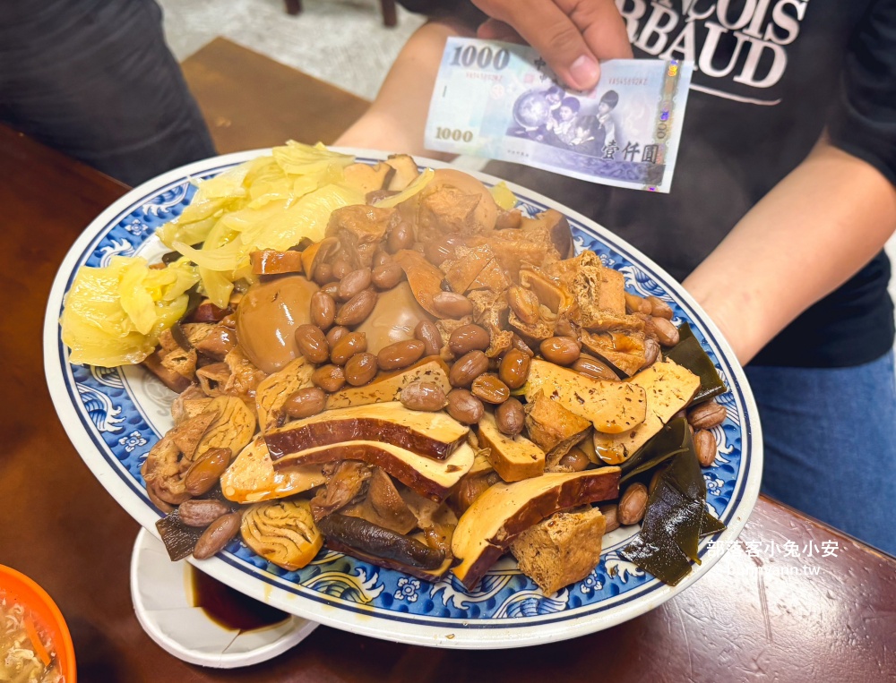 在地人喜愛的「北大荒水餃店」巨無霸水餃,滷味也是招牌必點之一! 在地人喜愛的「北大荒水餃店」巨無霸水餃,滷味也是招牌必點之一!