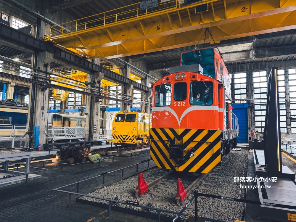 台北【國家鐵道博物館】來參觀火車展館、搭陸上電車和親子館每項都好玩