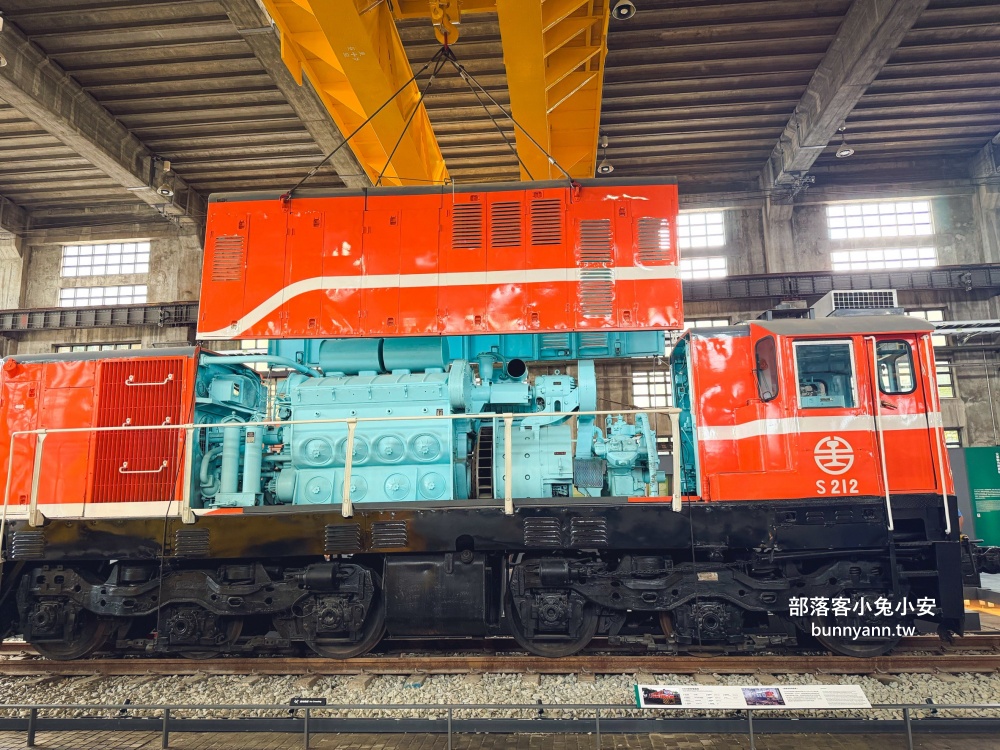 台北【國家鐵道博物館】來參觀火車展館、搭陸上電車和親子館每項都好玩