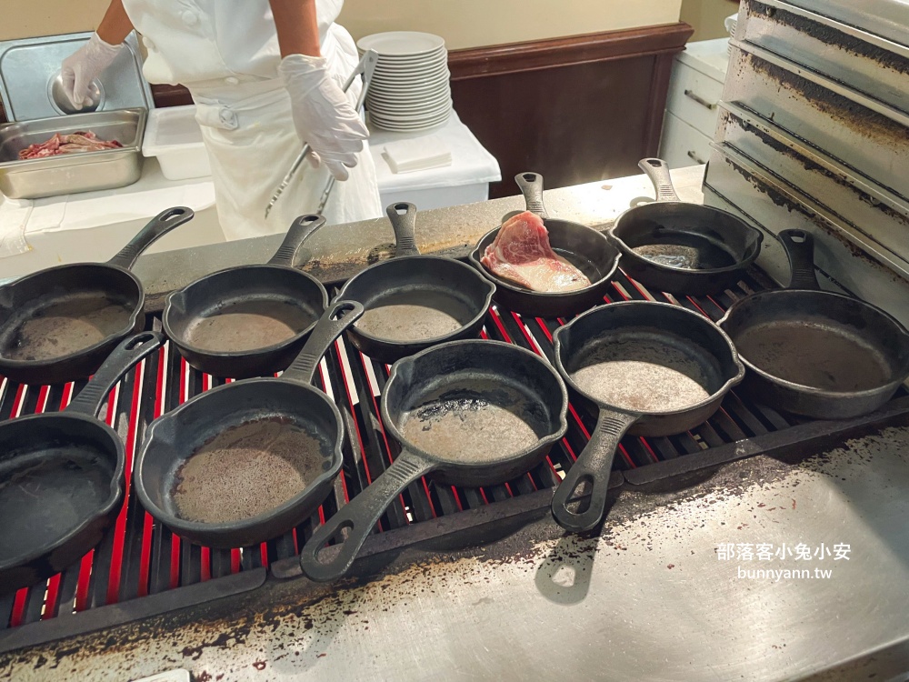 豪斯登堡飯店住宿推薦海牙飯店住一晚,城堡房間和浪漫豪斯登堡夜景 豪斯登堡飯店住宿推薦海牙飯店住一晚,城堡房間和浪漫豪斯登堡夜景