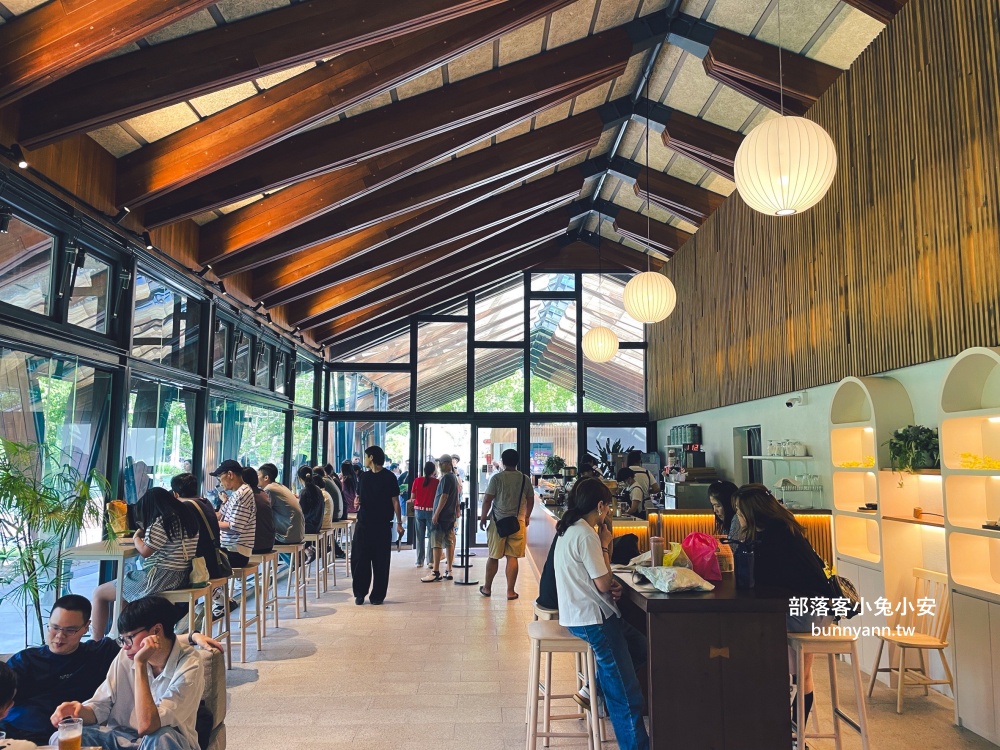 礁溪咖啡館推薦》Herbelle Tea 湖畔茶屋，龍潭湖景第一排的景觀咖啡廳