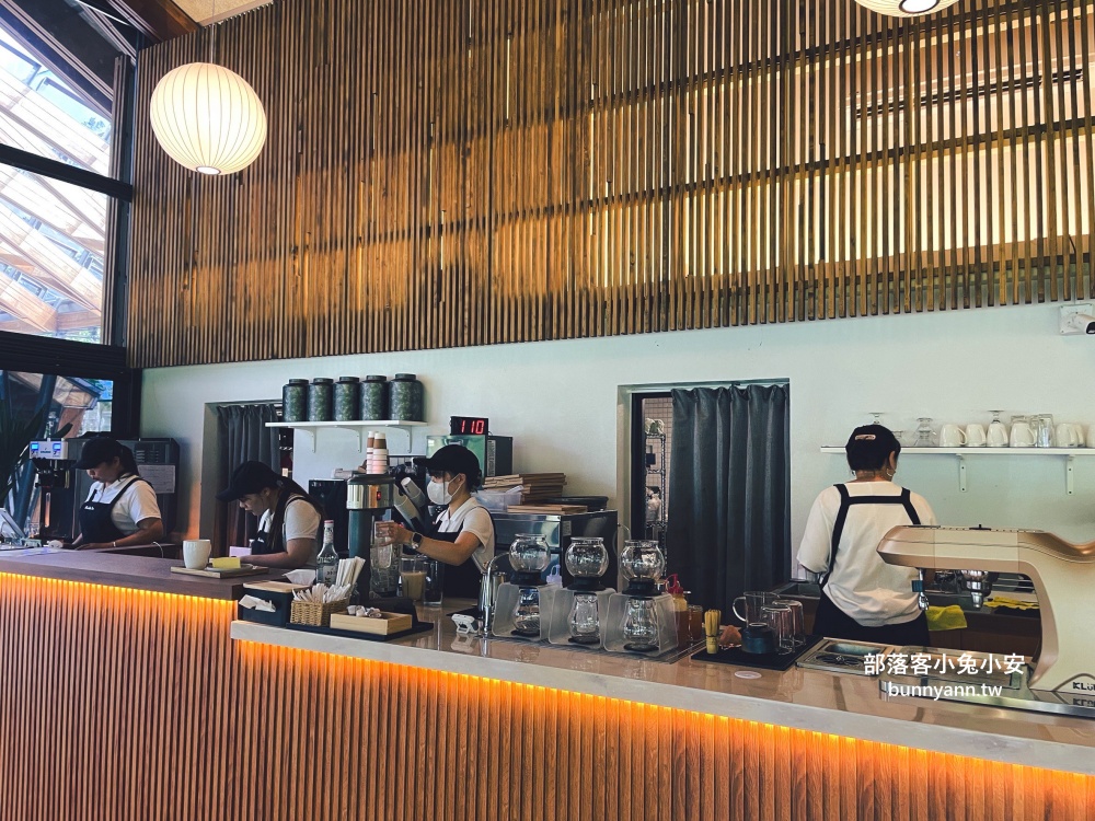 礁溪咖啡館推薦》Herbelle Tea 湖畔茶屋，龍潭湖景第一排的景觀咖啡廳