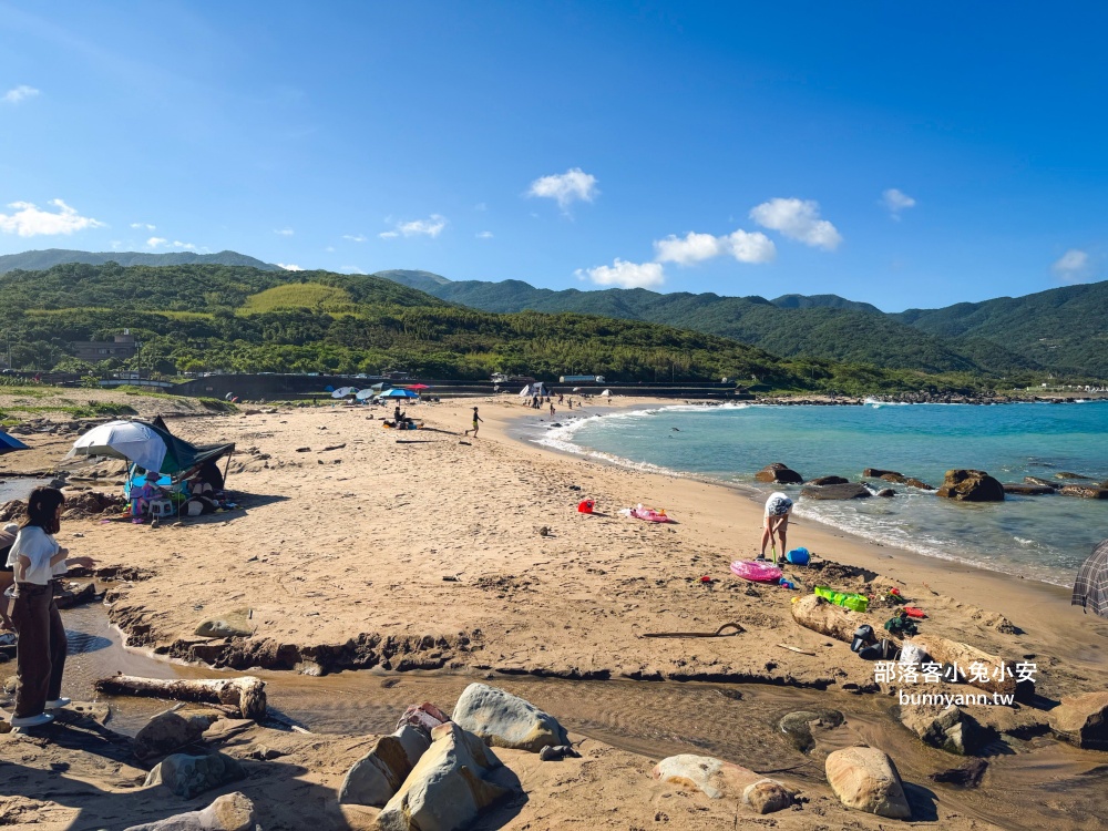 新北【金沙灣海濱公園】橋下走兩分鐘就到的在地人玩水去處，地點公開!!