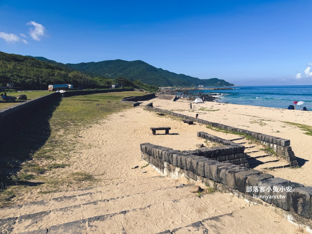 新北【金沙灣海濱公園】橋下走兩分鐘就到的在地人玩水去處，地點公開!!