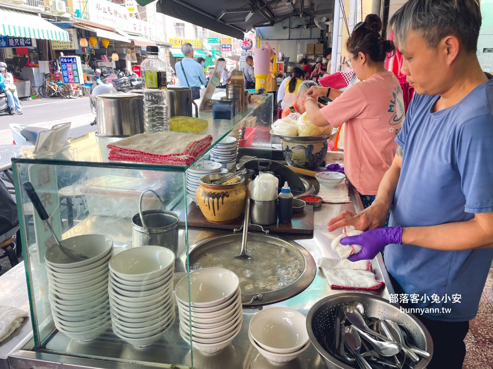 台南美食推薦》阿鳳浮水虱目魚羹,真材實料的魚肉蠻好吃的!! 台南美食推薦》阿鳳浮水虱目魚羹,真材實料的魚肉蠻好吃的!!