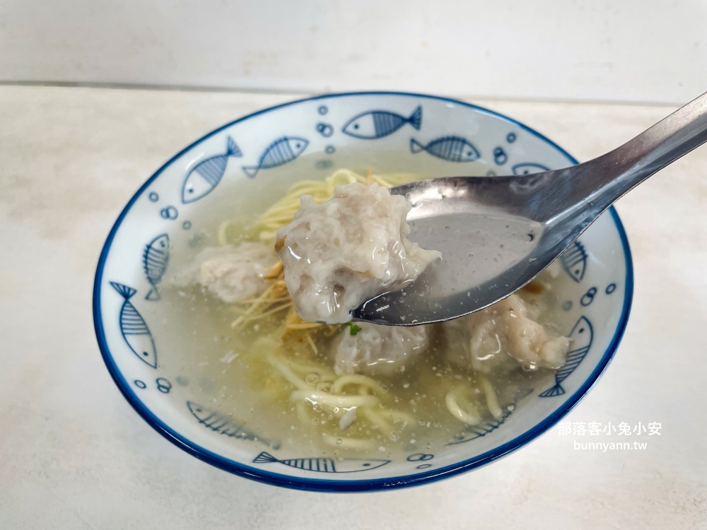 台南美食推薦》阿鳳浮水虱目魚羹,真材實料的魚肉蠻好吃的!! 台南美食推薦》阿鳳浮水虱目魚羹,真材實料的魚肉蠻好吃的!!