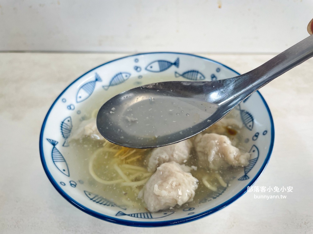 台南美食推薦》阿鳳浮水虱目魚羹,真材實料的魚肉蠻好吃的!! 台南美食推薦》阿鳳浮水虱目魚羹,真材實料的魚肉蠻好吃的!!