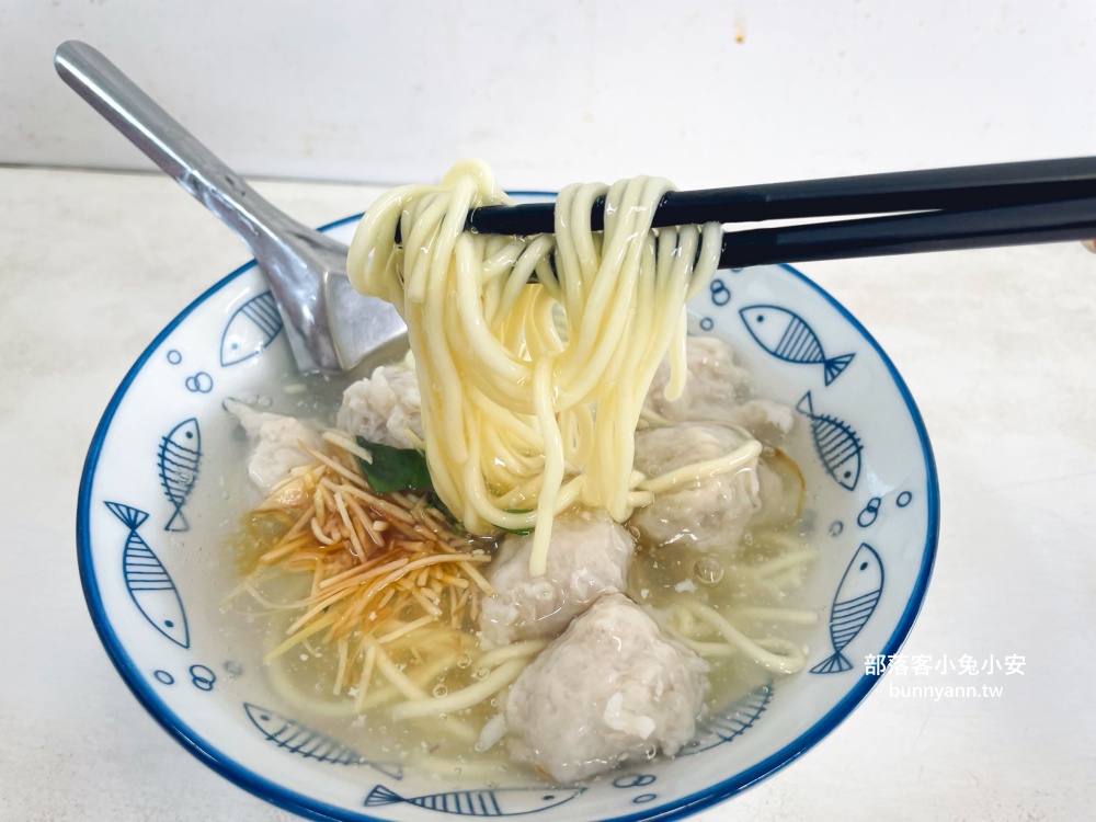 台南美食推薦》阿鳳浮水虱目魚羹,真材實料的魚肉蠻好吃的!! 台南美食推薦》阿鳳浮水虱目魚羹,真材實料的魚肉蠻好吃的!!