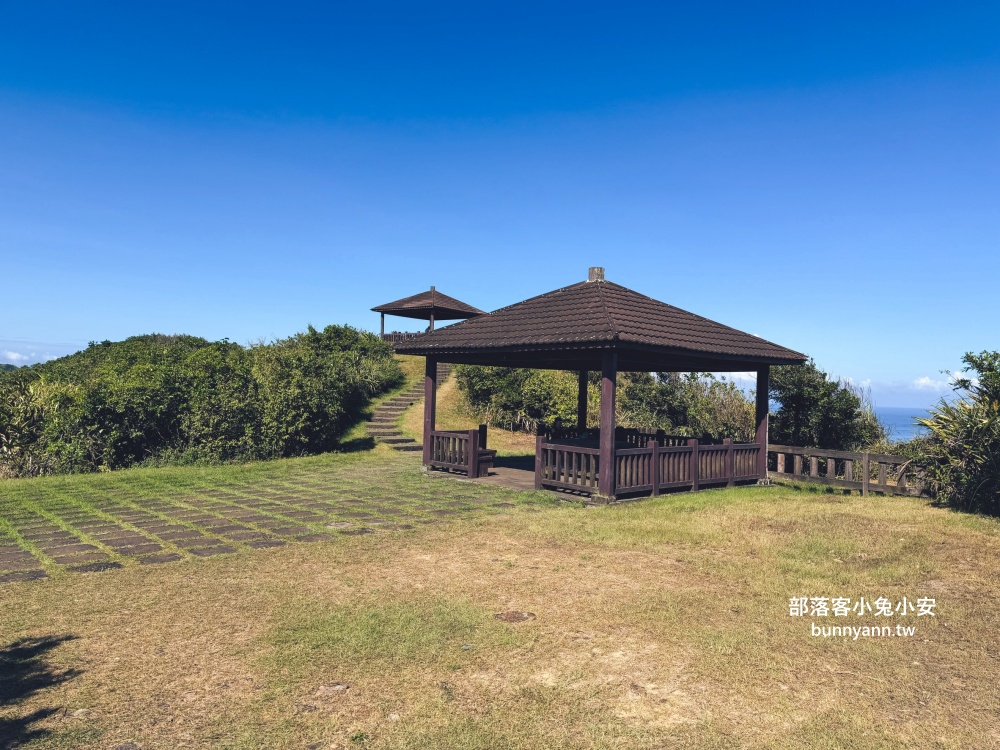 新北市【龍洞灣岬步道】來回往返不用一小時，輕鬆欣賞壯麗海岸景色