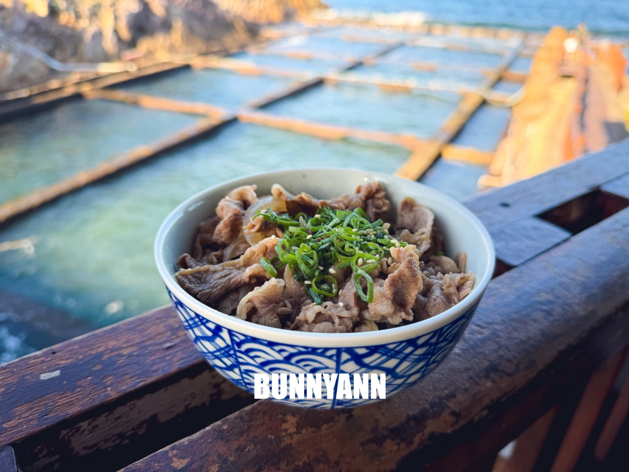 隱藏在九孔池旁的美味！92k週末食堂，現剖海膽跟九孔鮑美味上桌