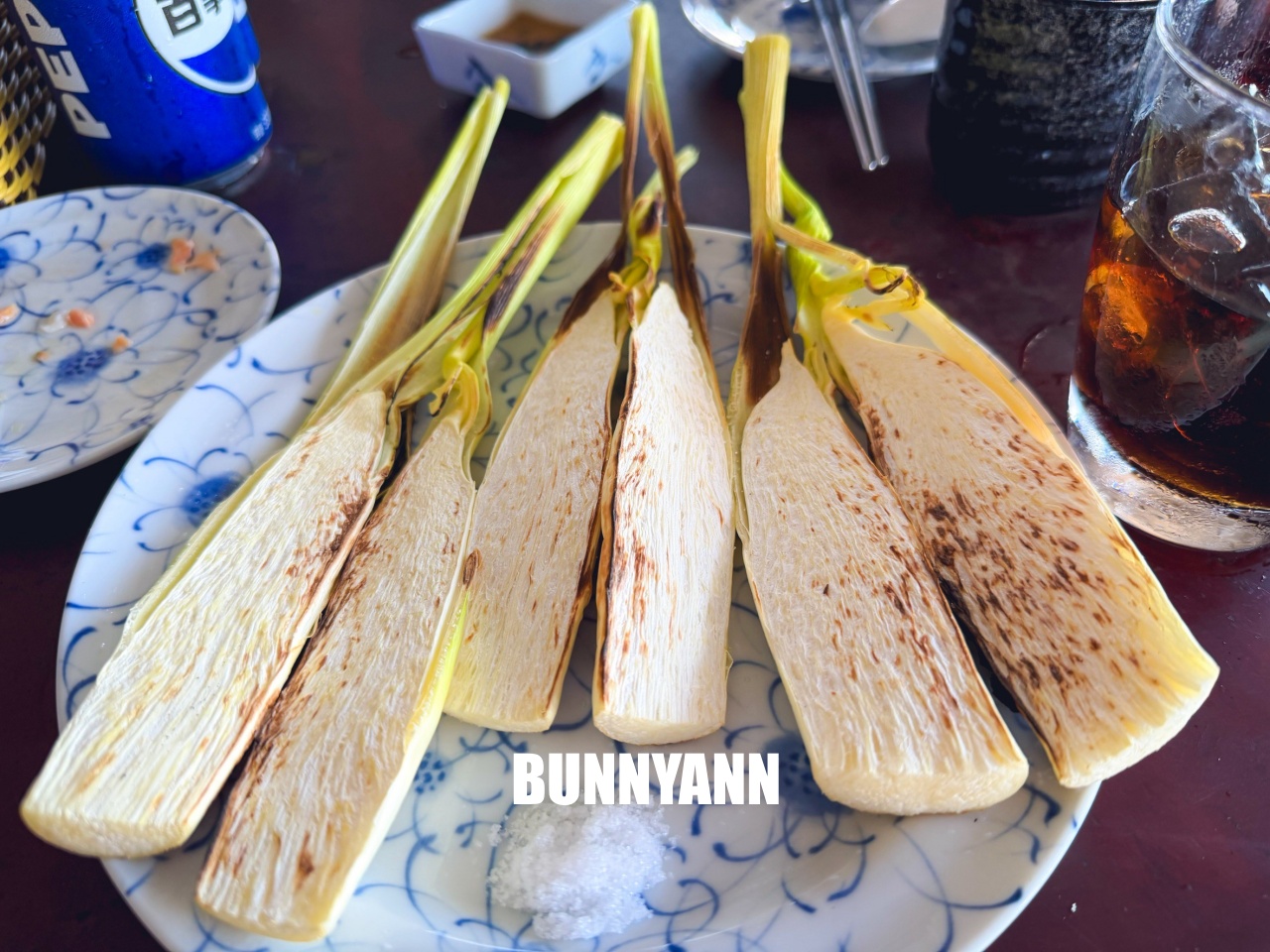 隱藏在九孔池旁的美味！92k週末食堂，現剖海膽跟九孔鮑美味上桌