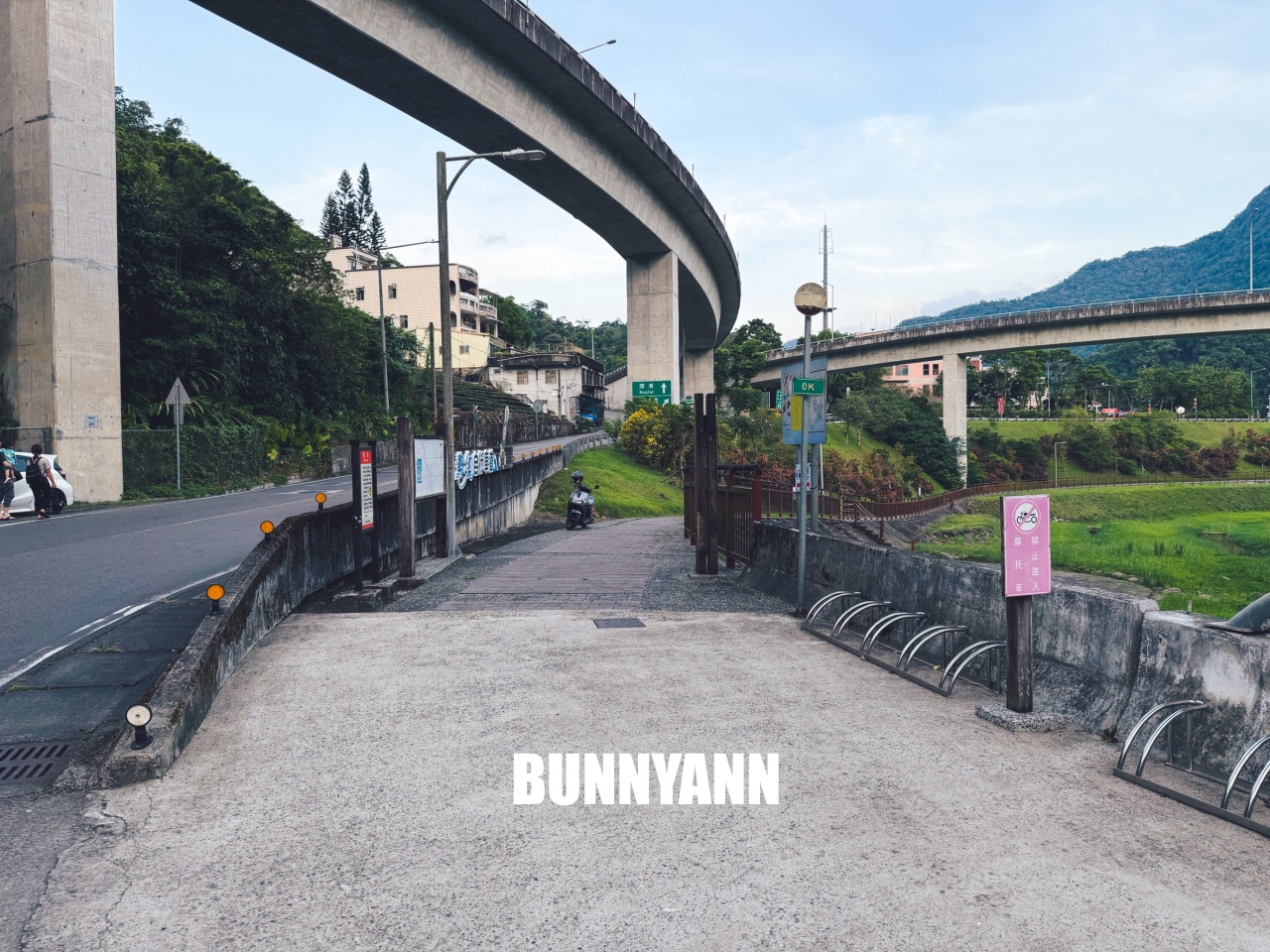新北【北勢溪自行車道】橋下走一分鐘就到的在地人玩水去處，地點公開!!
