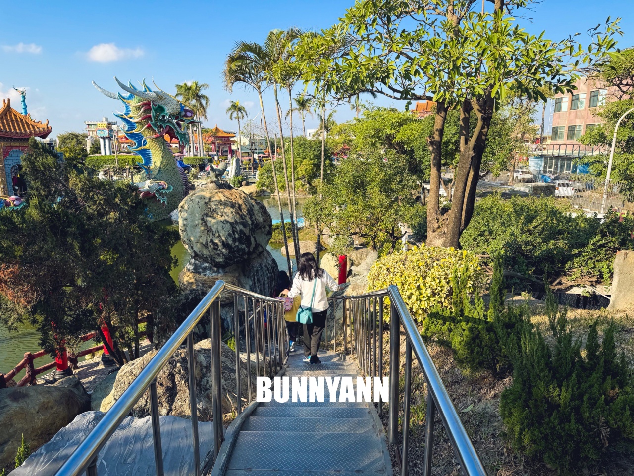 雲林人氣迷宮秘境！五年千歲公園，美拍全台最高彩虹彎橋