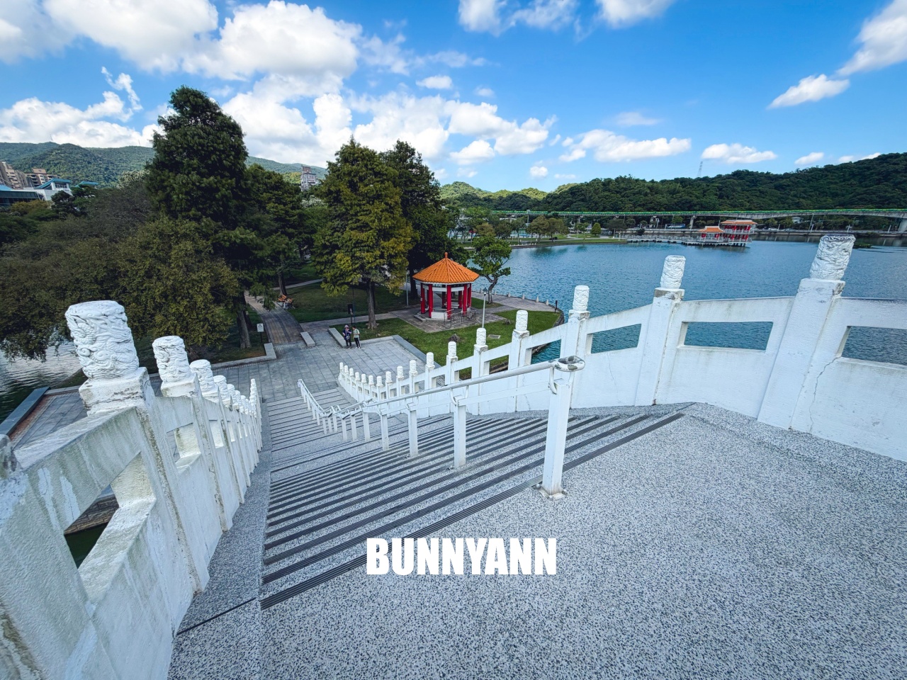 台北【大湖公園】出捷運站走五分鐘就到的在地人欣賞湖景去處，最佳地點公開!!