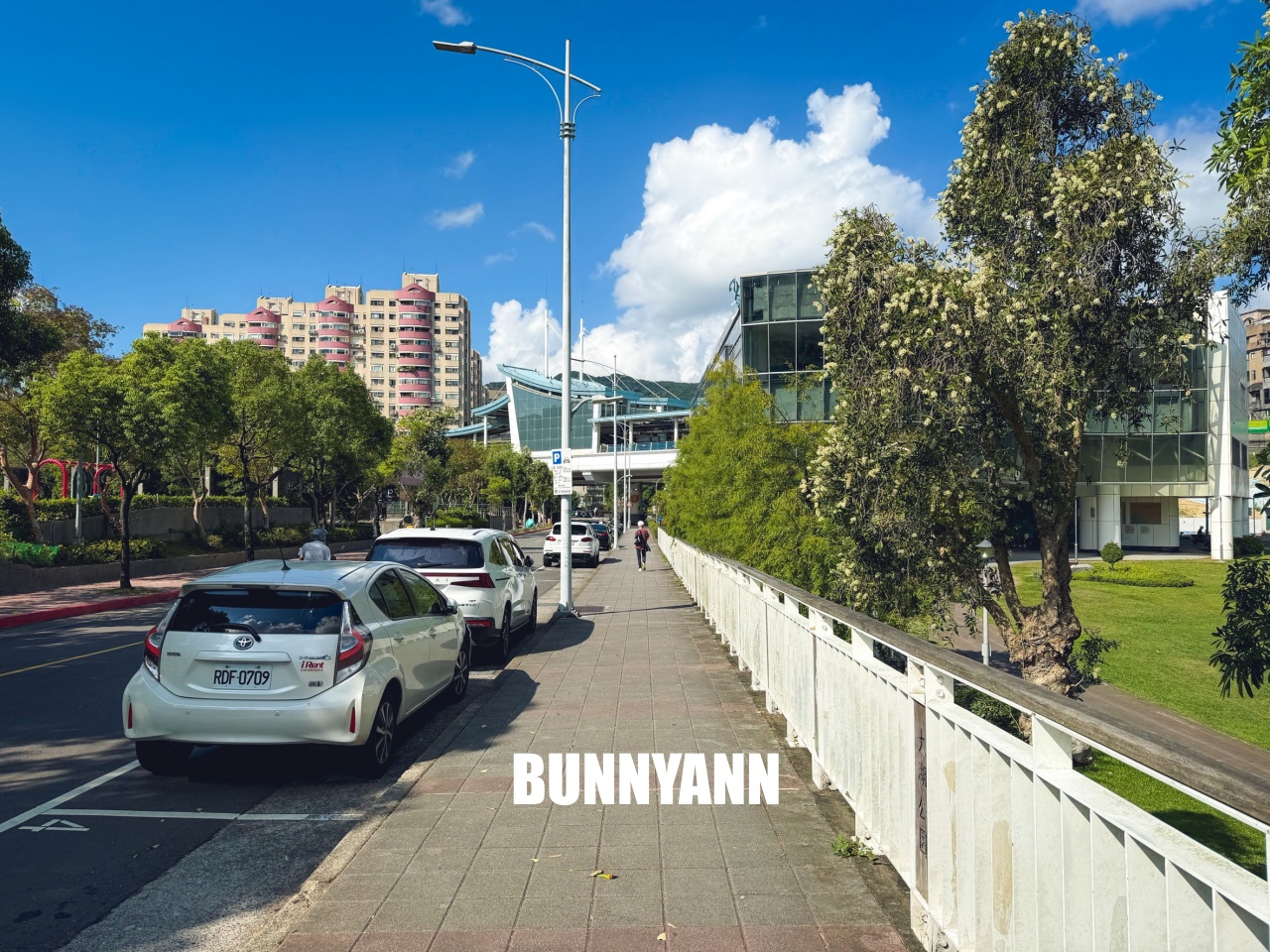 台北【大湖公園】出捷運站走五分鐘就到的在地人欣賞湖景去處，最佳地點公開!!