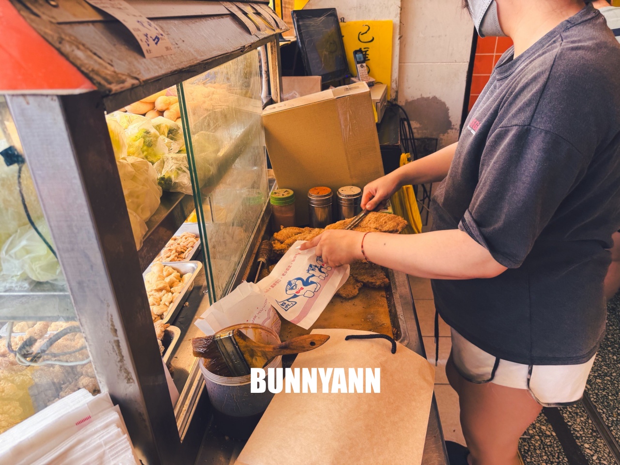 烏日美食推薦「用盡心雞巨無霸雞排」跟臉一樣大雞排!!