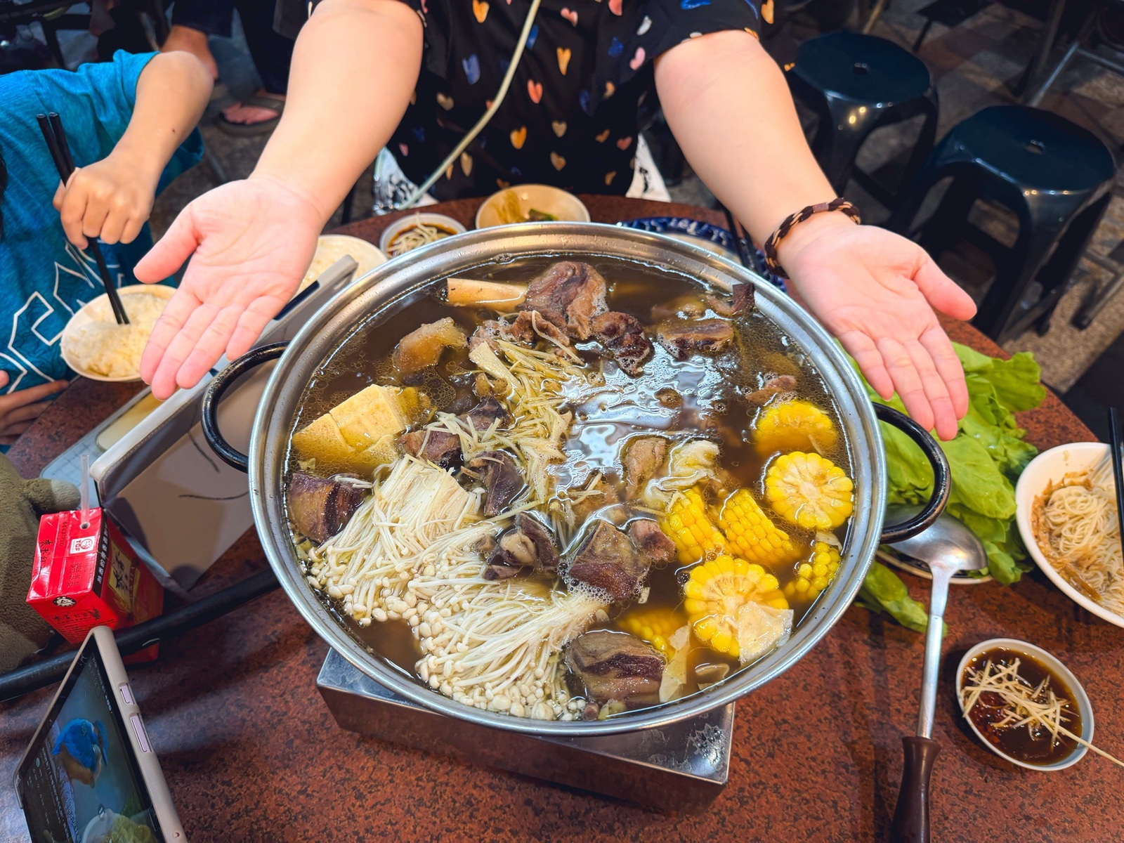 網路推薦【阿義羊肉爐】台中超狂的臉盆大鍋羊肉爐店家 網路推薦【阿義羊肉爐】台中超狂的臉盆大鍋羊肉爐店家