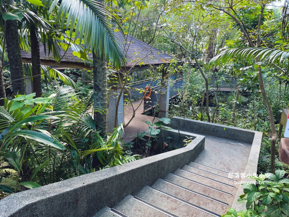 台北木柵公園生態園區，單程繞一圈不用半小時，沿途湖光山色真美