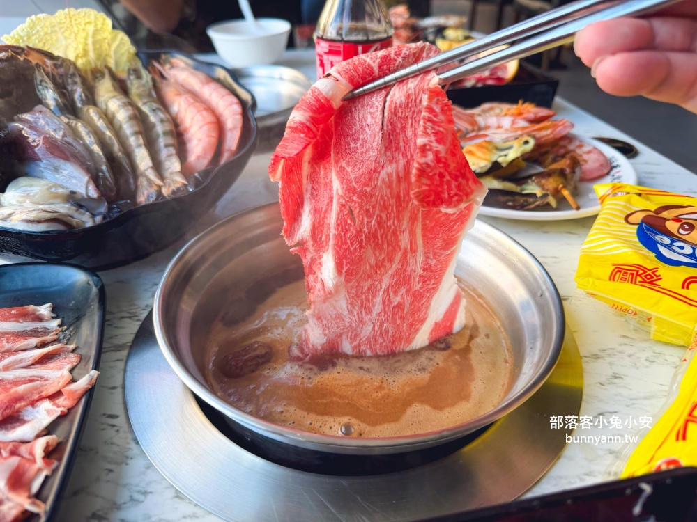 三重美食【羽葉麻辣火鍋】擁有一萬則評論超厲害火鍋吃到飽餐廳 三重美食【羽葉麻辣火鍋】擁有一萬則評論超厲害火鍋吃到飽餐廳