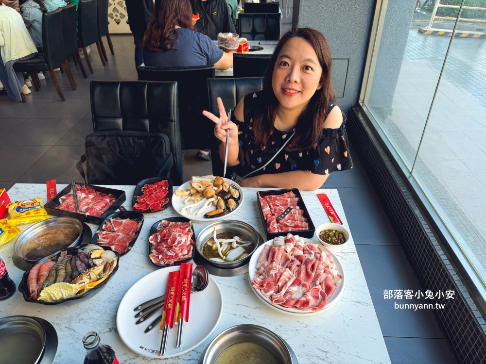 三重美食【羽葉麻辣火鍋】擁有一萬則評論超厲害火鍋吃到飽餐廳 三重美食【羽葉麻辣火鍋】擁有一萬則評論超厲害火鍋吃到飽餐廳