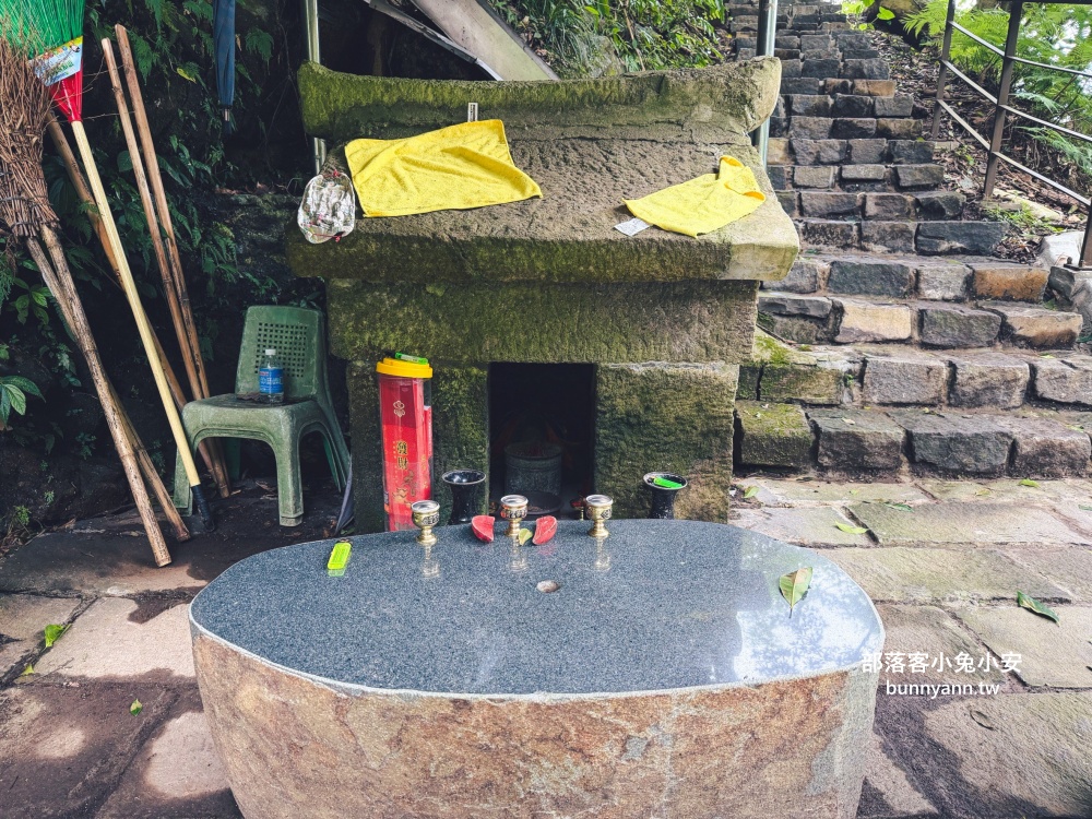 陽明山【草山觀瀑吊橋】從入口處到瀑布來回只要30分鐘輕鬆走